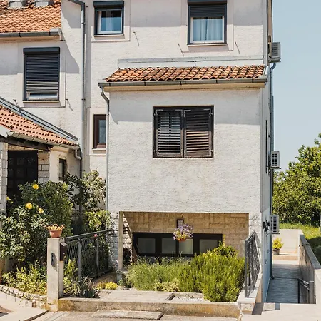 Apartment Mila Stress Free *